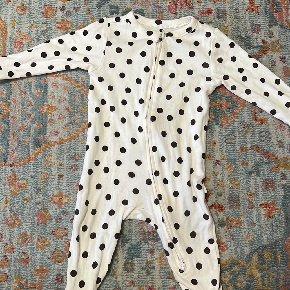 Old navy 6-9 months long sleeved polka dot onesie 100% cotton